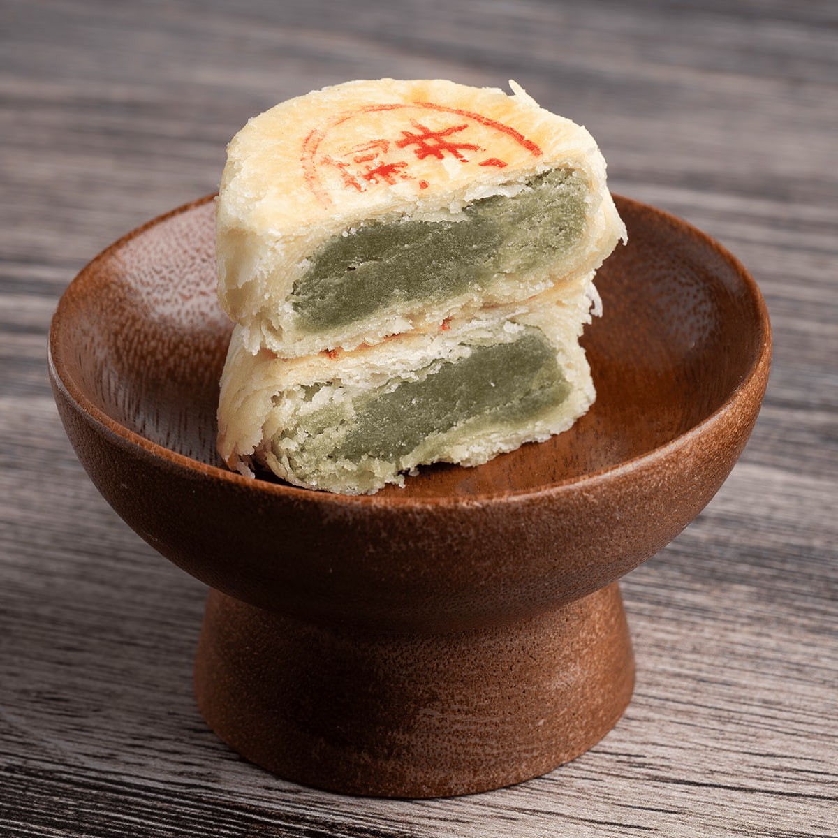 Longjing Jasmine-Flavored Mooncakes